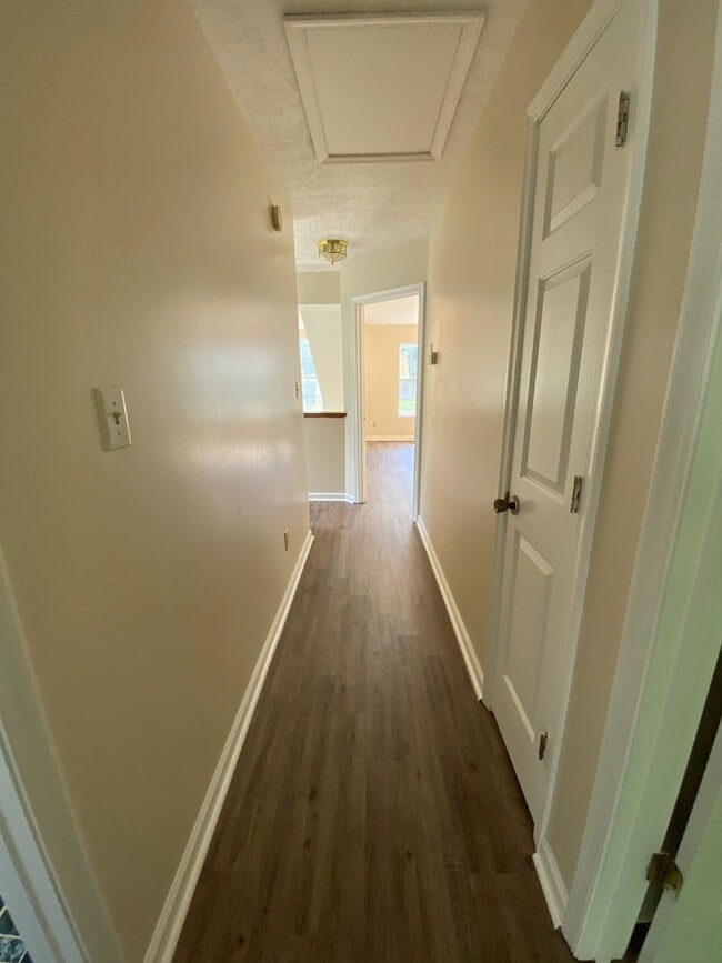 Building Photo - Raintree