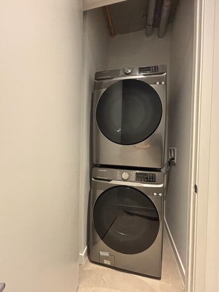 Building Photo - 113 NW 24th St