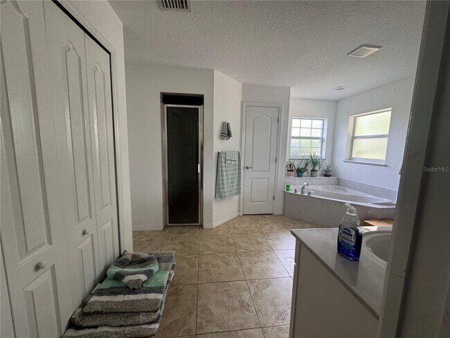 Building Photo - 5906 SW 172nd Loop