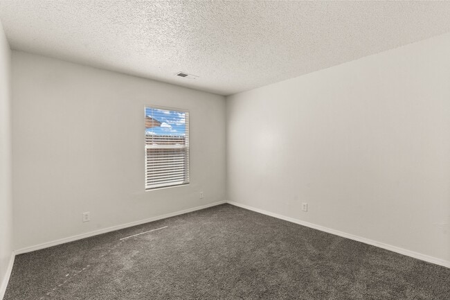 Building Photo - 1730 Arlene Rd SE