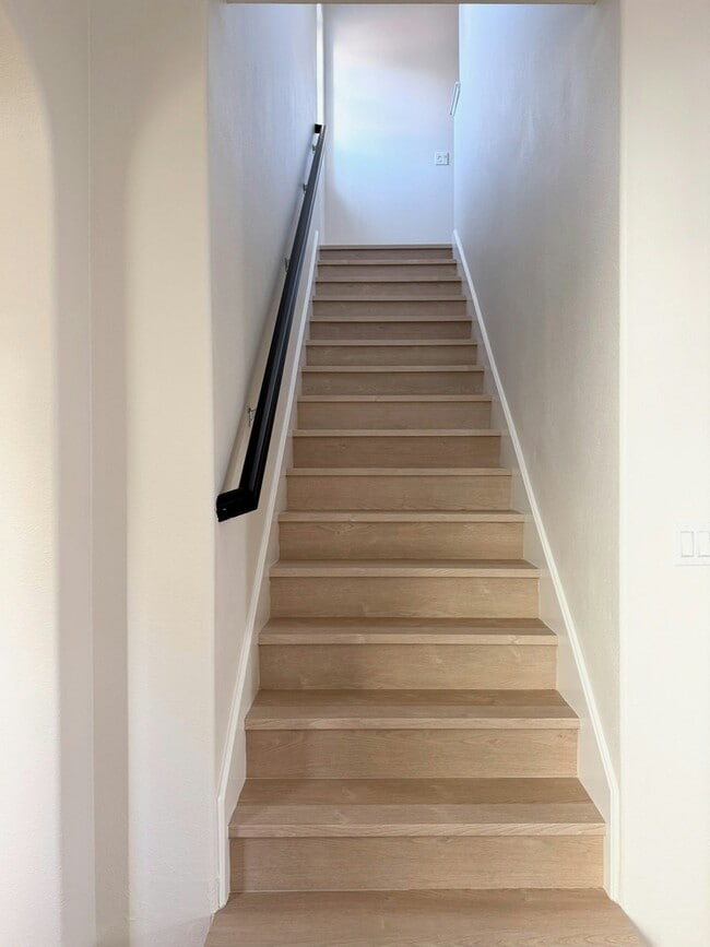 Building Photo - 2024 Tarragon Rose Ct