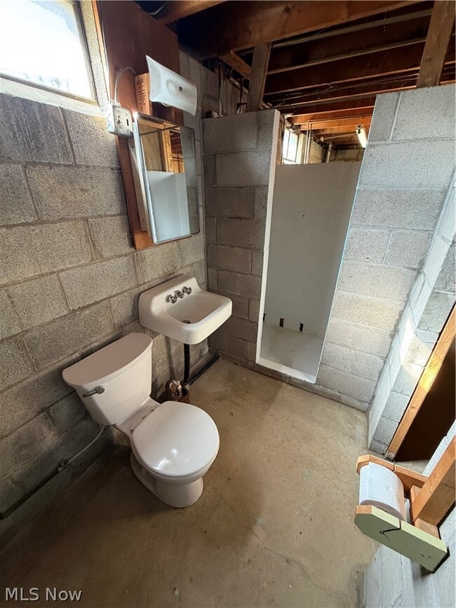 Building Photo - 8615 Chesterton Dr