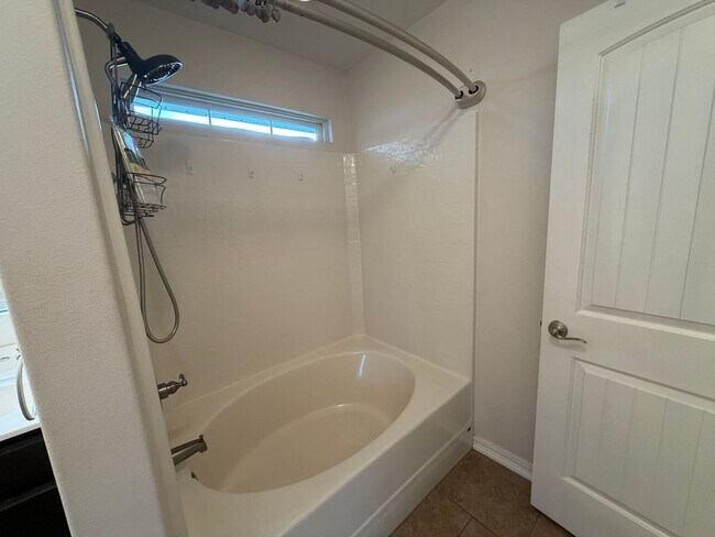 Building Photo - Milton - Tidal Bay - 4 bedroom, 2 bathroom with 2 car garage