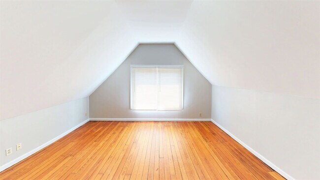 Building Photo - 426 Ada St