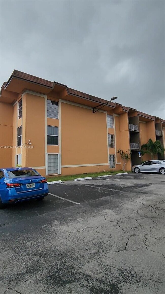 Building Photo - 9405 SW 76th St