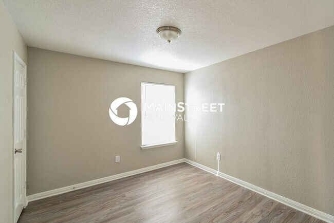 Building Photo - 3 Bedroom Pet-Friendly Home in San Antonio, TX with Main Street Renewal