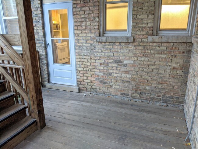 Building Photo - 837 Judson Ave