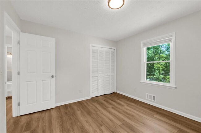 Building Photo - 5722 Port Dr