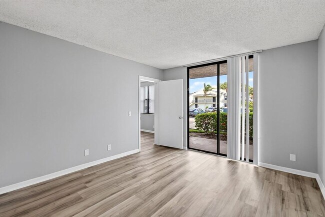 Building Photo - ONE BEDROOM ONE BATHROOM!! WATERFRONT COMMUNITY