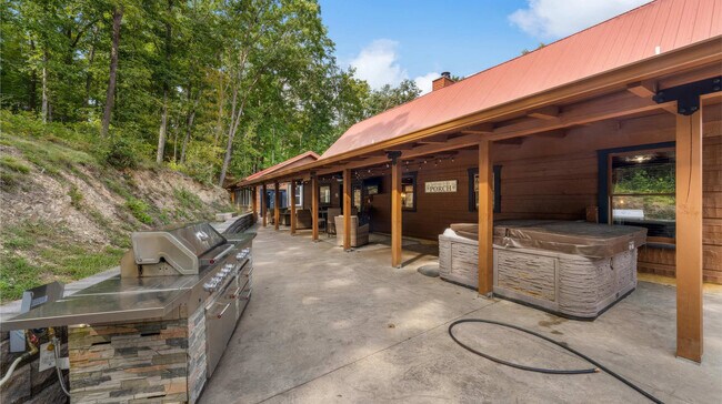 Building Photo - 2209 Henderson Springs Rd