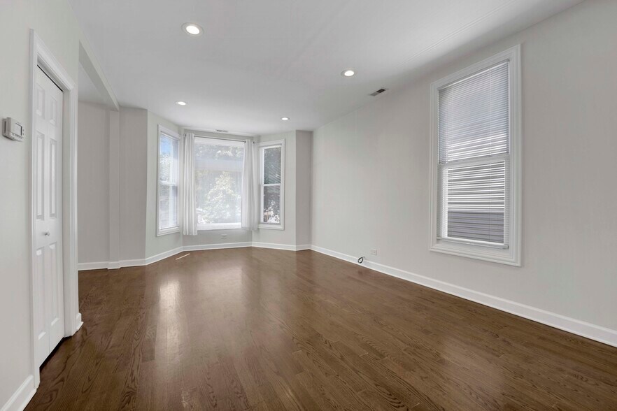 Building Photo - 1821 N Tripp Ave