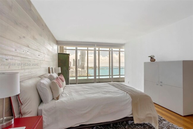 Building Photo - 1717 N Bayshore Dr