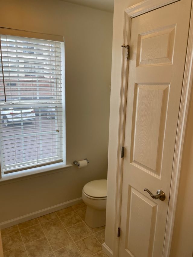 Master Bathroom - 3920 Ashland Dr