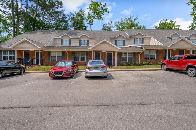 Building Photo - 241 Dixie Dr