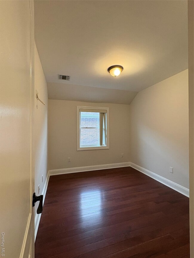 Building Photo - 147-22 21st Ave