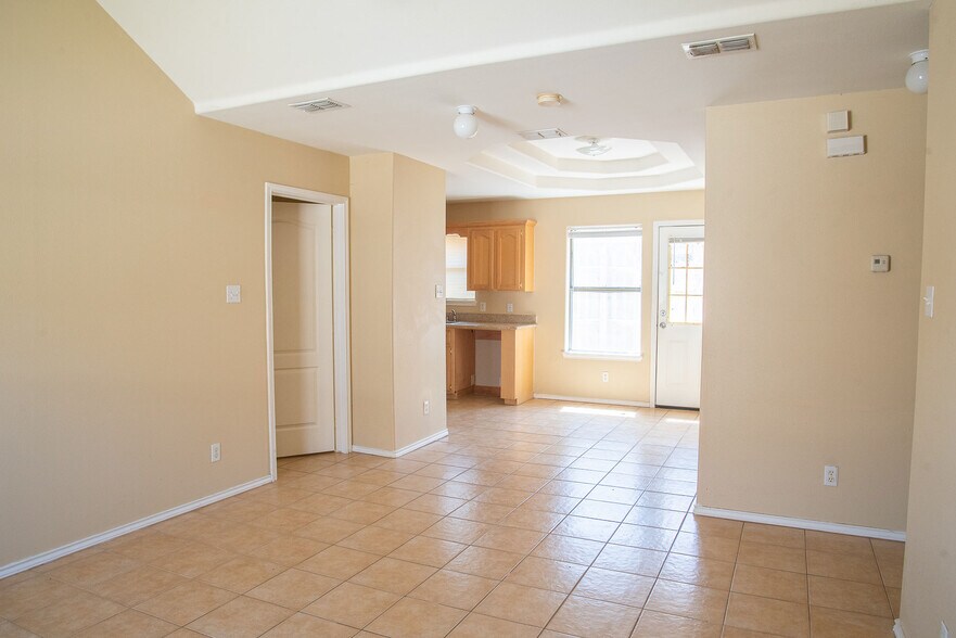 Building Photo - 1003 Cedarwood Dr