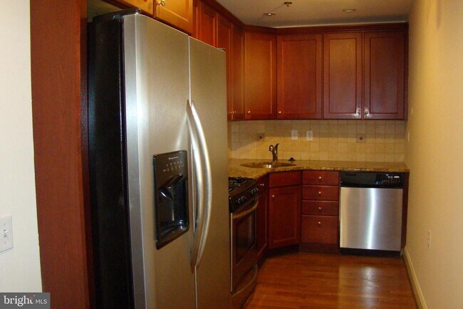 Primary Photo - 2 W Gay St