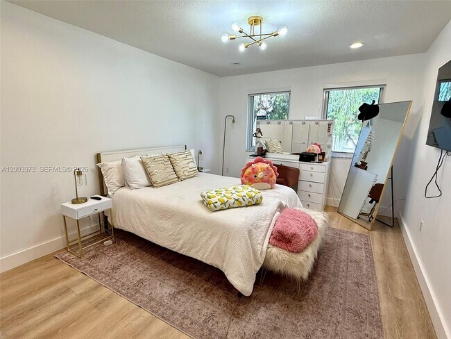 Building Photo - 6420 NW 109th Ave