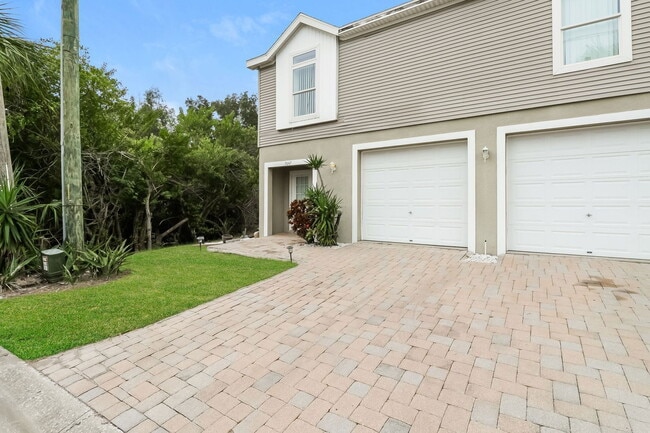 Building Photo - 7647 Navigator Ct