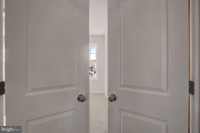 Building Photo - 601 Exeter Ln