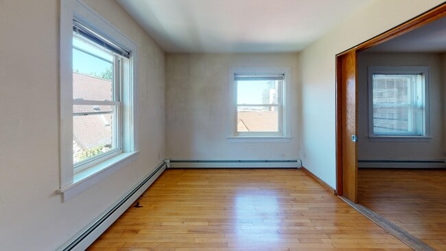 Building Photo - 10 Langdon St