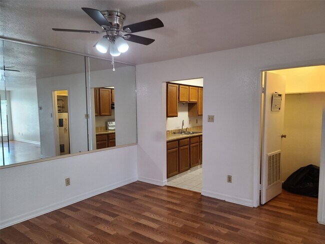 Building Photo - 6500 Sands Point Dr
