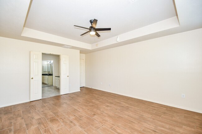 Building Photo - 1310 Lake Edinburg Ct