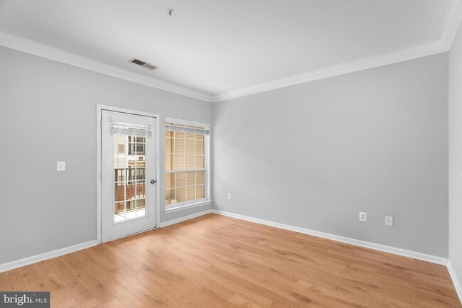 Building Photo - 4852 Eisenhower Ave