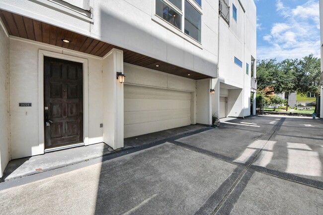 Building Photo - 1822 Southmore Blvd