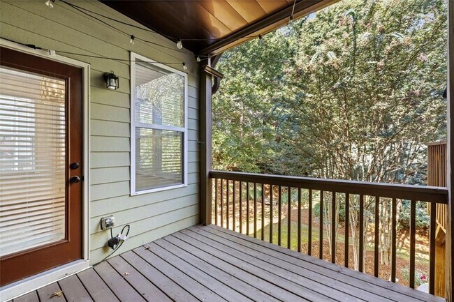 Building Photo - 4228 Laurel Creek Ct SE