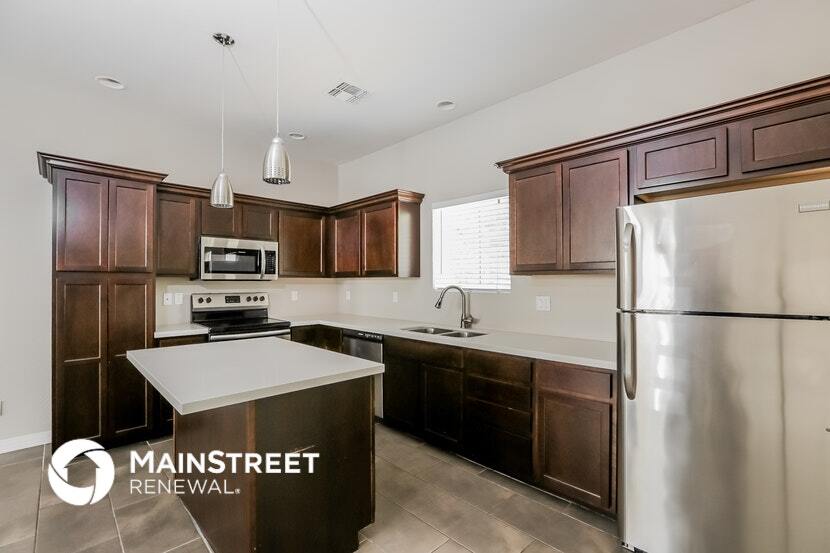 Building Photo - 2000 N 36th St