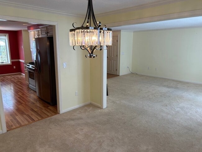 Building Photo - 14 Stony Brook Ln