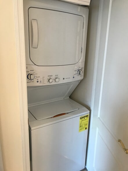 Building Photo - 901 North Monroe Street