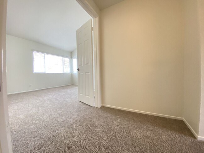 Building Photo - Spacious Home in La Costa with Nice View!!