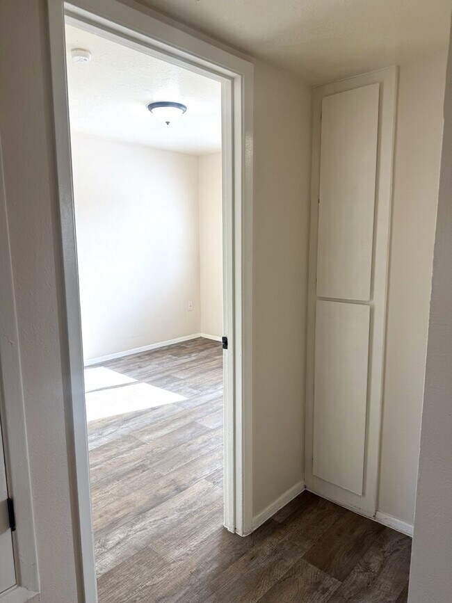 Building Photo - 940 Chelwood Park Blvd NE