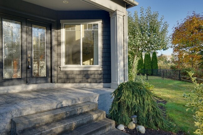 Building Photo - Kent Easthill 2 Story