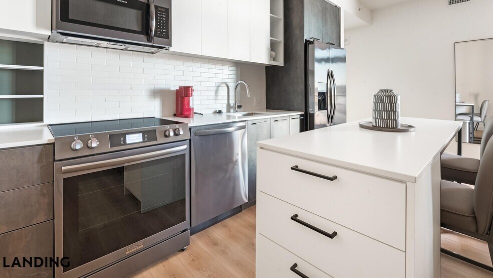 Building Photo - 632 Howard Rd SE