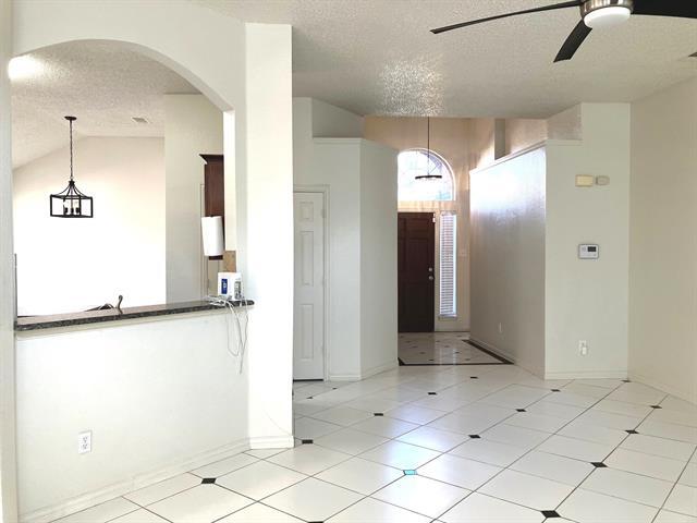 Building Photo - 6006 Team Ct