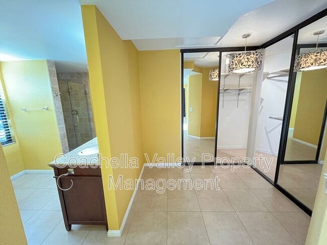 Building Photo - 39095 Sweetwater Dr