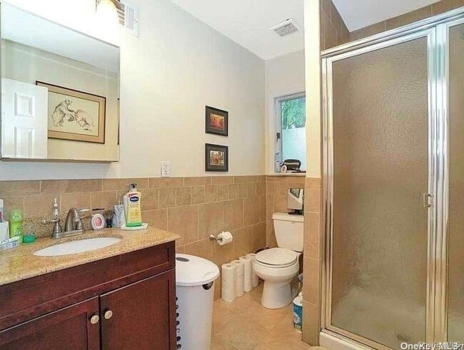 Building Photo - 1012 Old Northern Blvd