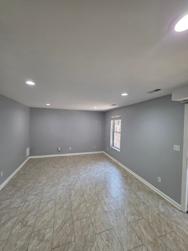 Building Photo - 406 Knollwood Ct