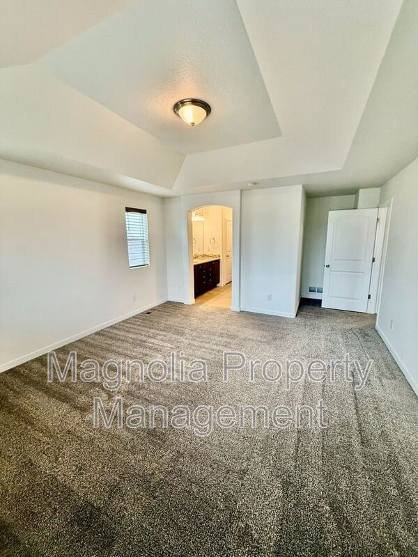 Building Photo - 3333 Bright Moon Dr