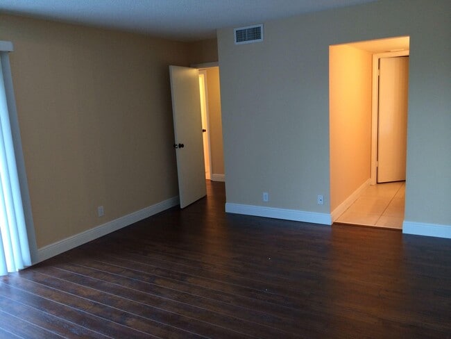 Building Photo - 2160 White Pine Cir