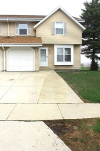 Building Photo - 376-376 Thomas Dr