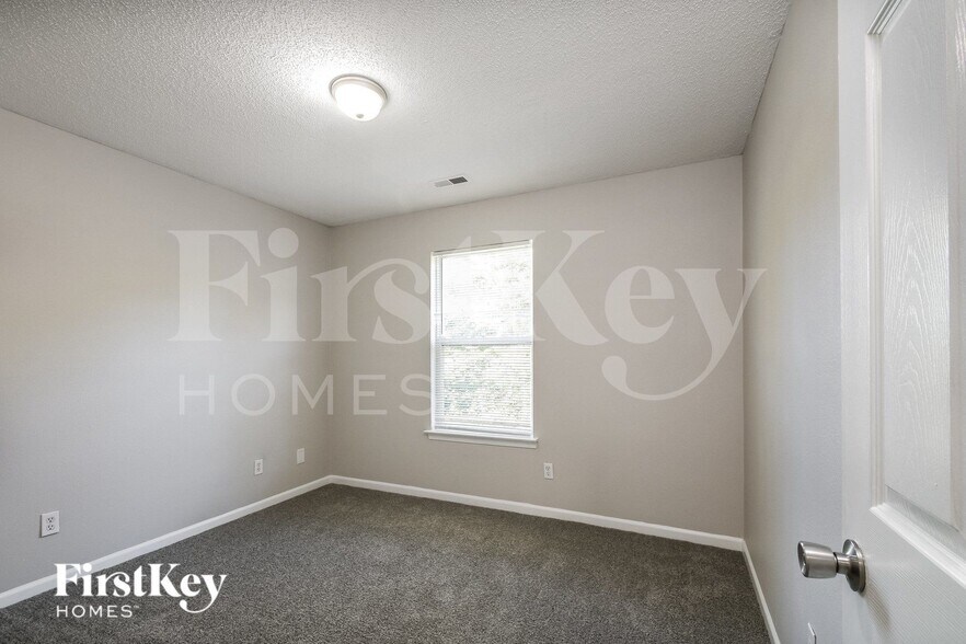 Building Photo - 16700 Aulton Dr