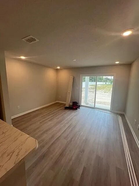 Building Photo - 840 Hartshill Pl