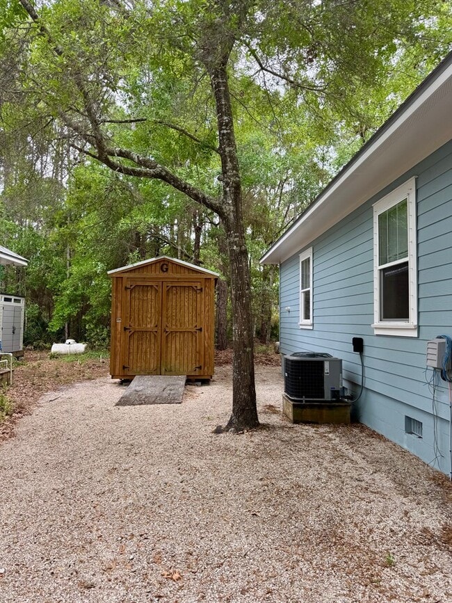 Building Photo - 174 Sawyer Ln