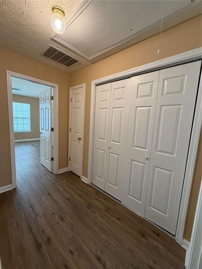 Building Photo - 644 Kenridge Dr