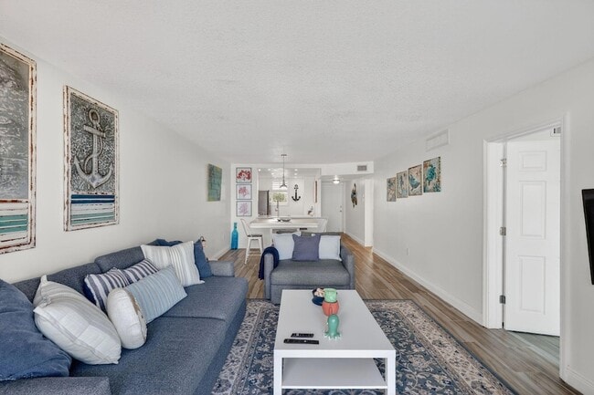 Building Photo - 9940 S Ocean Dr