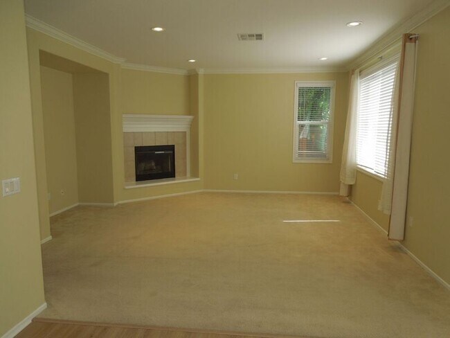 Building Photo - 39288 Half Moon Cir